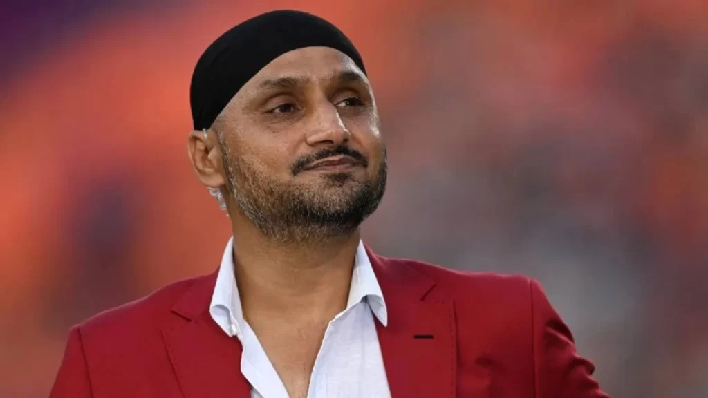 Harbhajan Sends Message to the Future India Coach