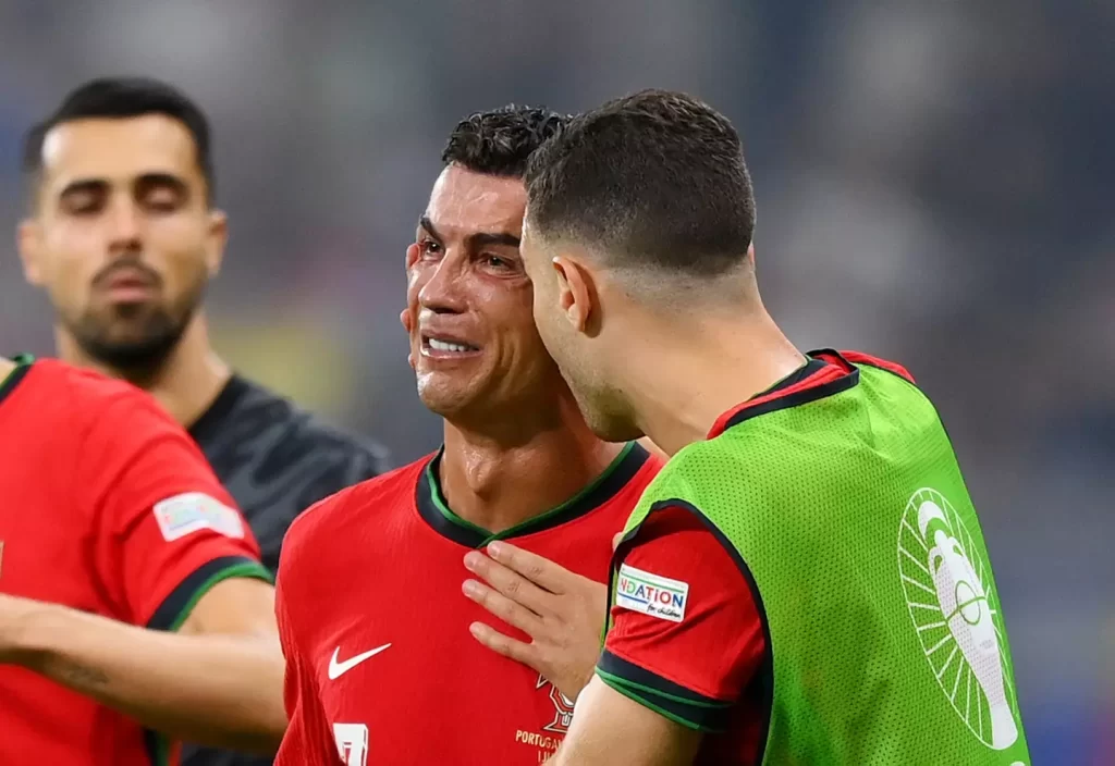 Portugal Coach And Teammates Back Ronaldo