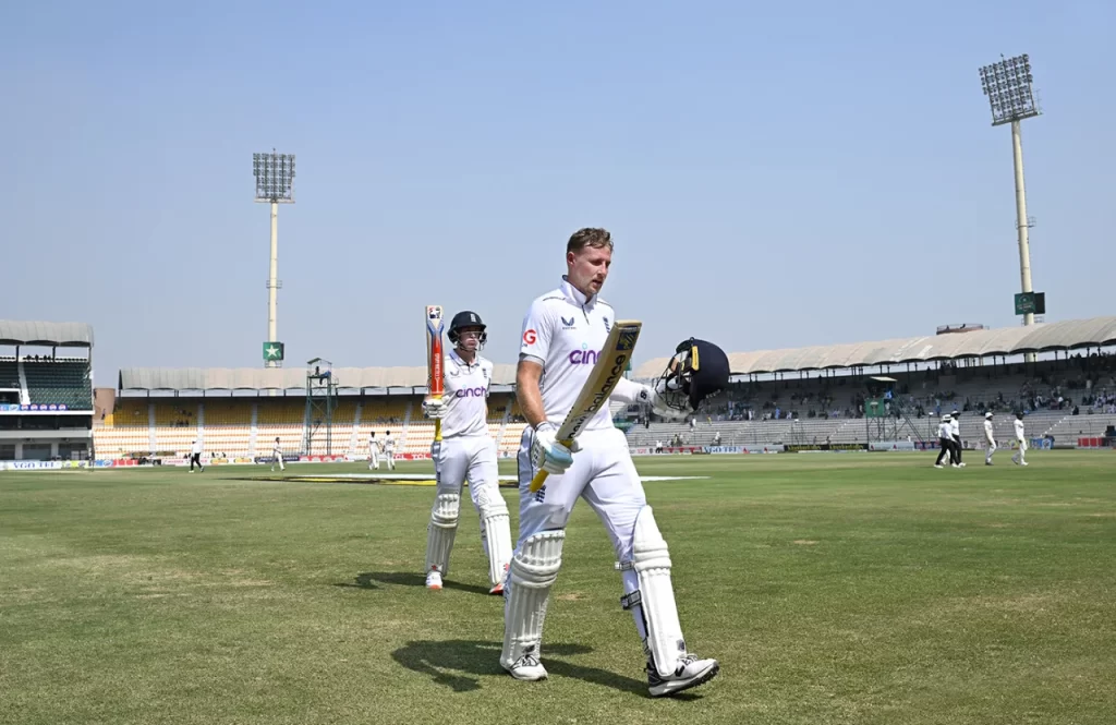 England Humiliate Pakistan And Win By An Inning