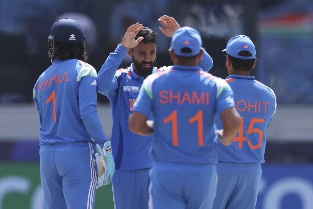 Varun Chakravarthy Dismiss Travis Head IND Vs AUS