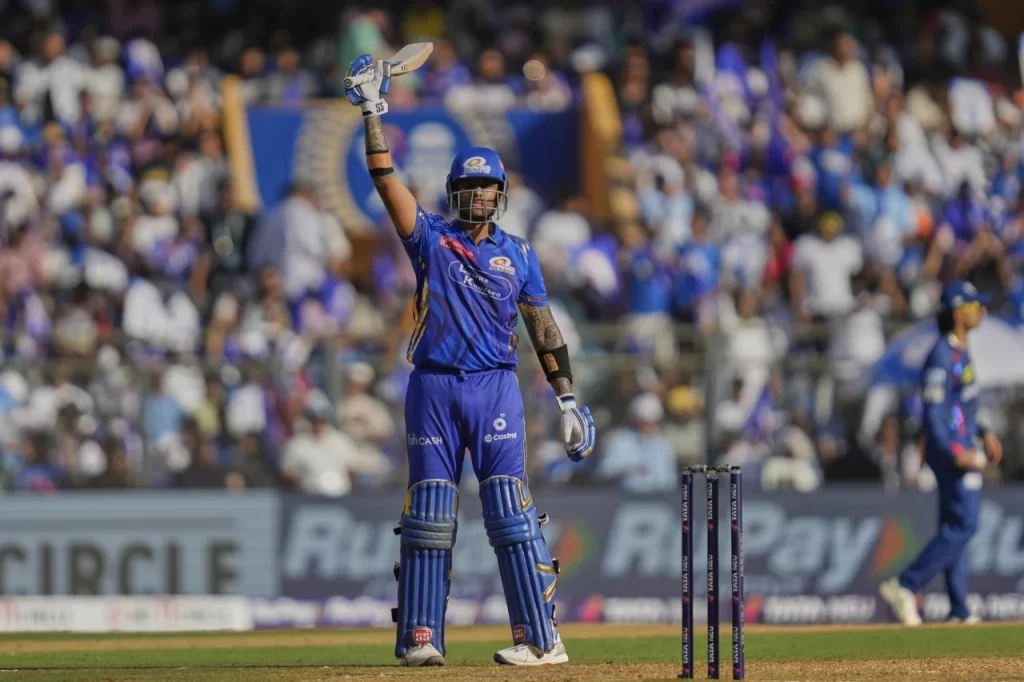 Rohit Gives Best Bater Award to Sky and Ryan