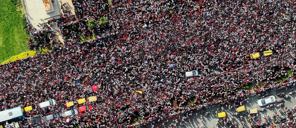 7 Dead And Many Injured In RCB Title Celebration