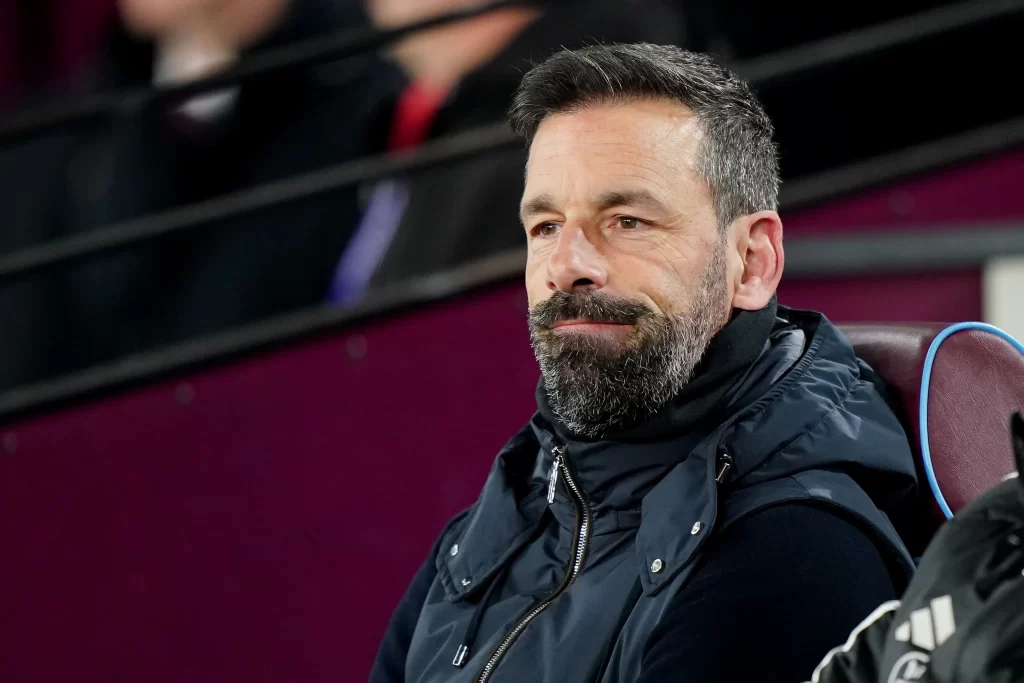 Van Nistelrooy Sacked As Leicester Manager