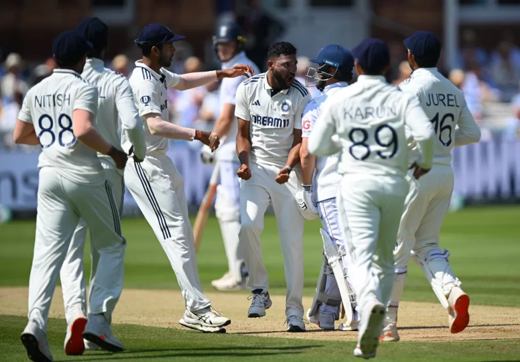 Mohammed Siraj Shoulder Bumps Ben Duckett