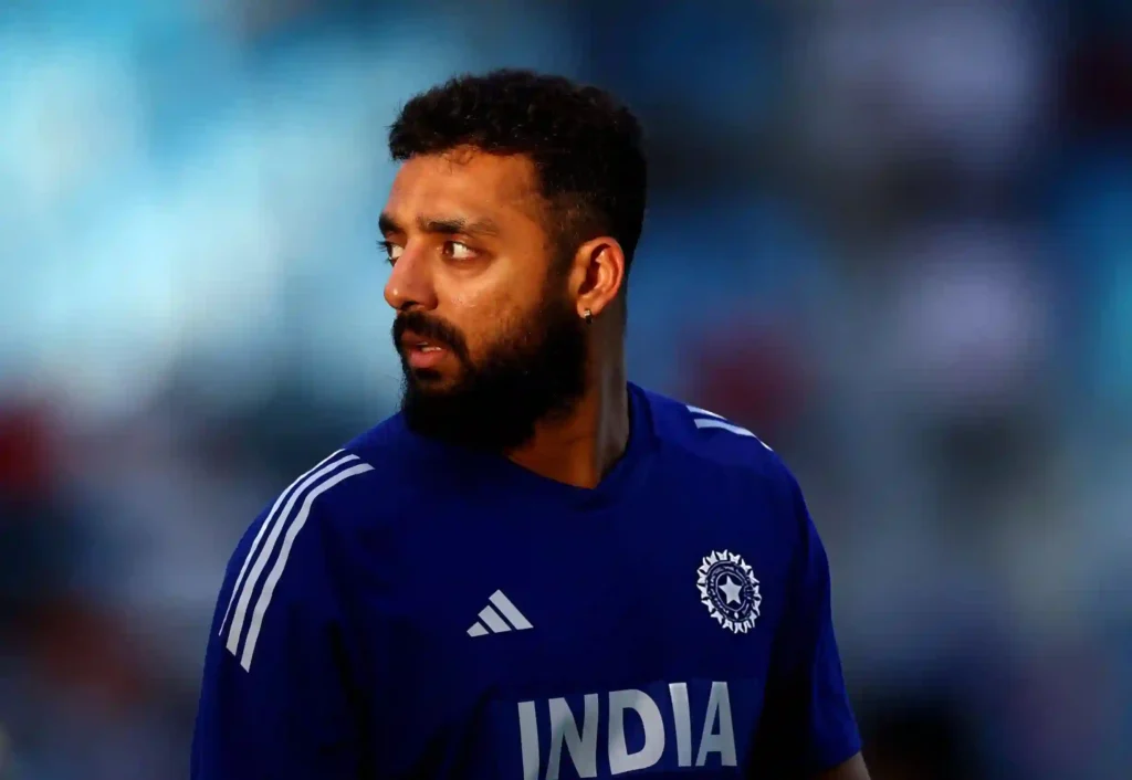 Varun Chakravarthy Contract