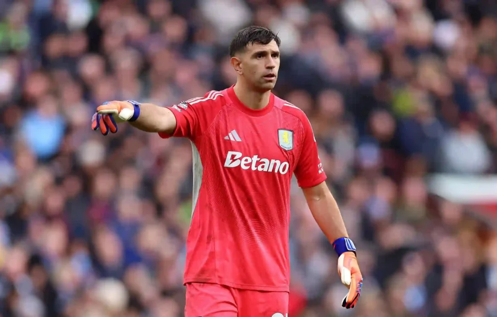 Emiliano Martínez Contract