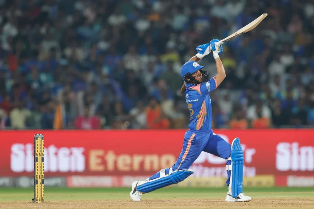 Mumbai Indians Beats Gujarat Giants