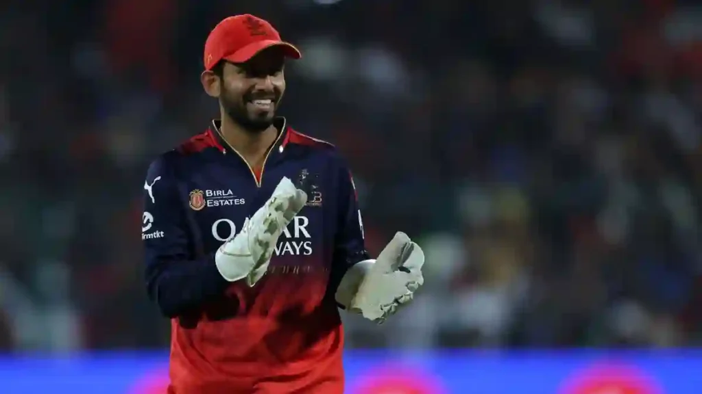 Jitesh Sharma Takes A Brilliant Catch RCB Vs CSK