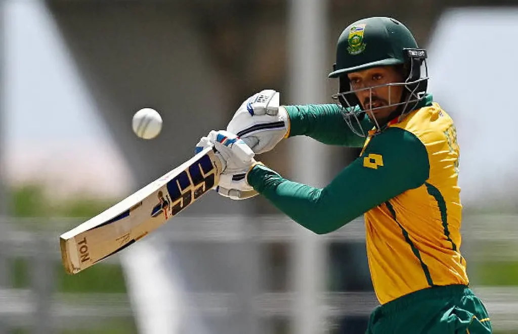 Quinton de Kock bat