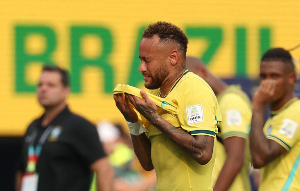 “Keep Playing Football” – Neymar’s Father Pens A Heartfelt Message For His Son; Urging Him To Not Retire From Football Neymar Jr